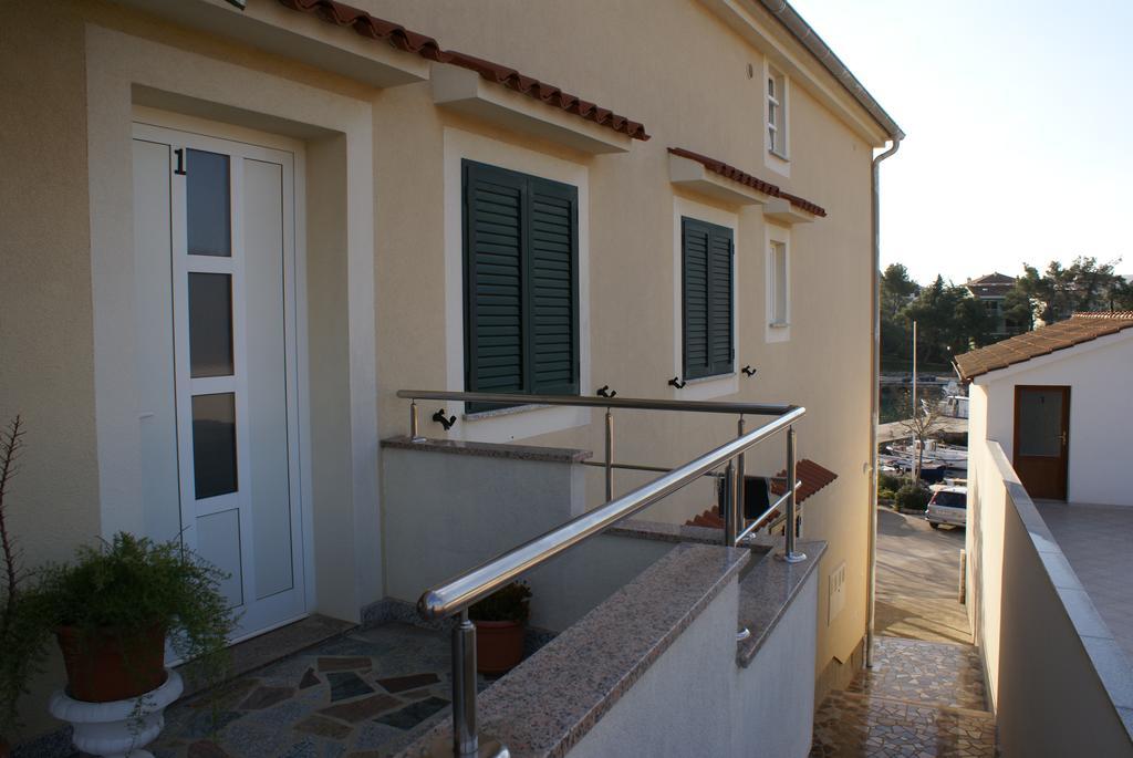 Apartments Robert Porat  Exterior photo